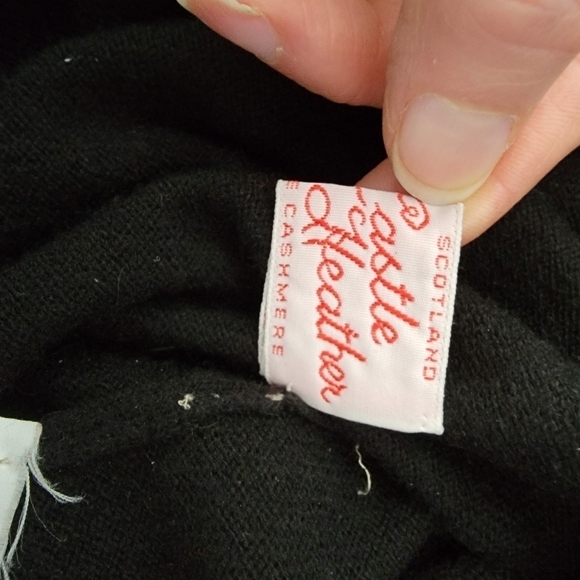 Vintage Castle Heather 100% Cashmere Black Turtle Neck Sweater Size M - Picture 3 of 5